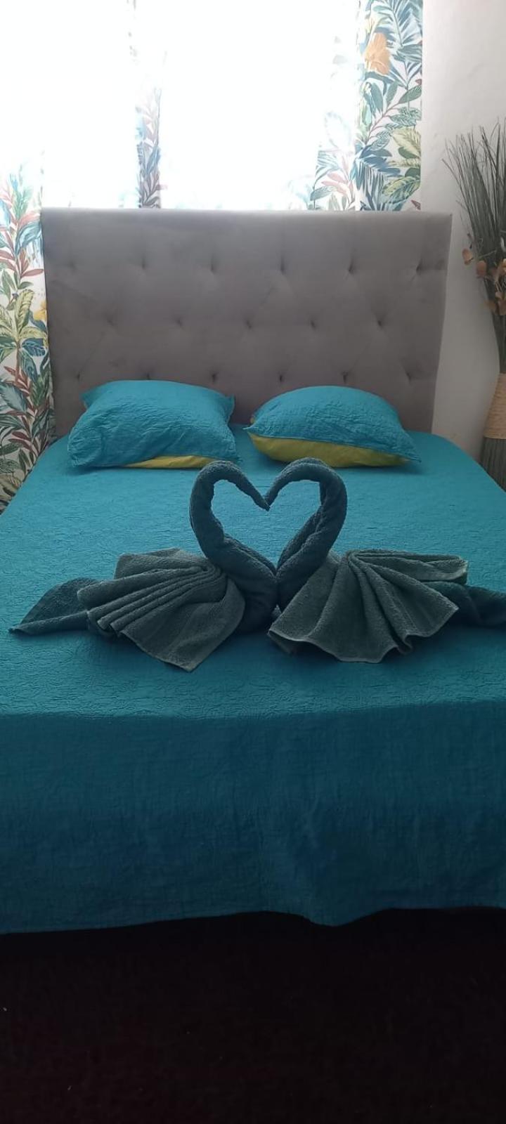 Charmant Logement Avec Spa/Petit-Dejeuner Inclus. Поант-Ноар Екстериор снимка